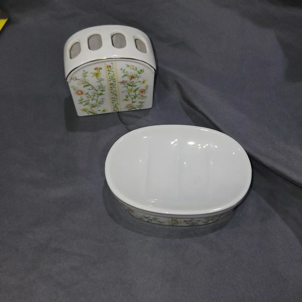 VTG Floral Soap Dish and Toothbrush holder Japan by Seven Seas Bathroom Set